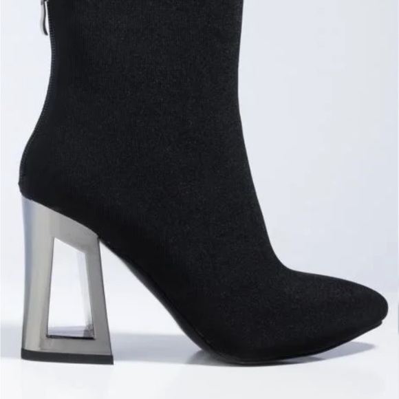 Azalea Wang Geometric Block Heel Bootie - Picture 2 of 9